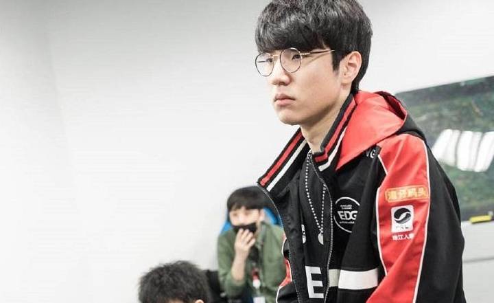 屡屡击败各 屡屡击败各